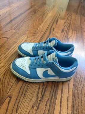 NIKE
Dunk Low "University Blue" sneakers